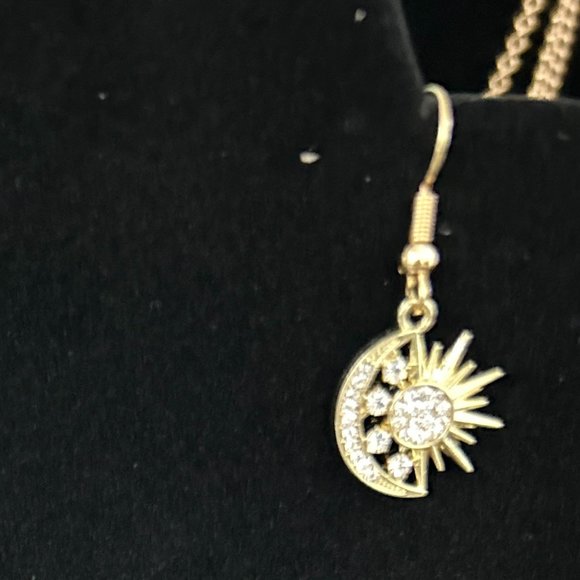 BRAND NEW ASSORTED JEWELERY GOLD PLATED WITH COLORED STONE - Picture 5 of 9